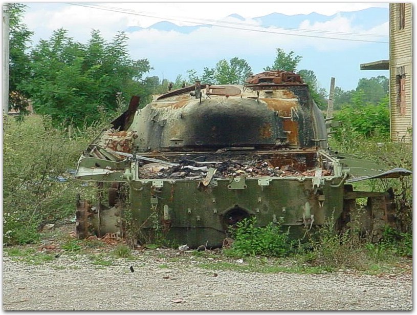 Uništen tenk M-84 , Kosovo