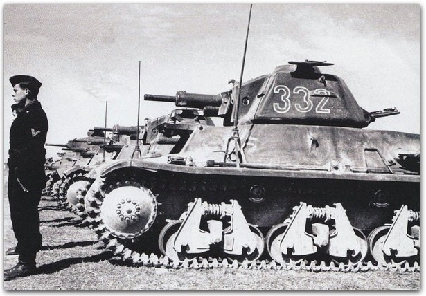 Hočkisi iz sastava Panzer-Abteilung 202, postrojeni u Mostaru 25.marta 1943.